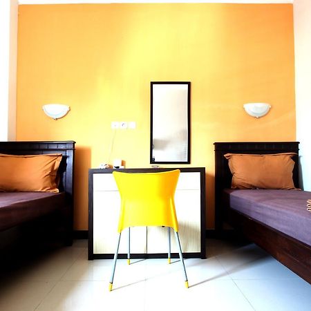 Hotel Elresas Lamongan Exterior photo